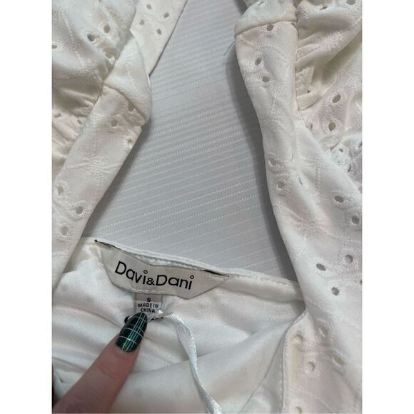 NWT Davi & Dani Crochet Square Neck Mini White Dress Size Small New - Picture 7 of 10